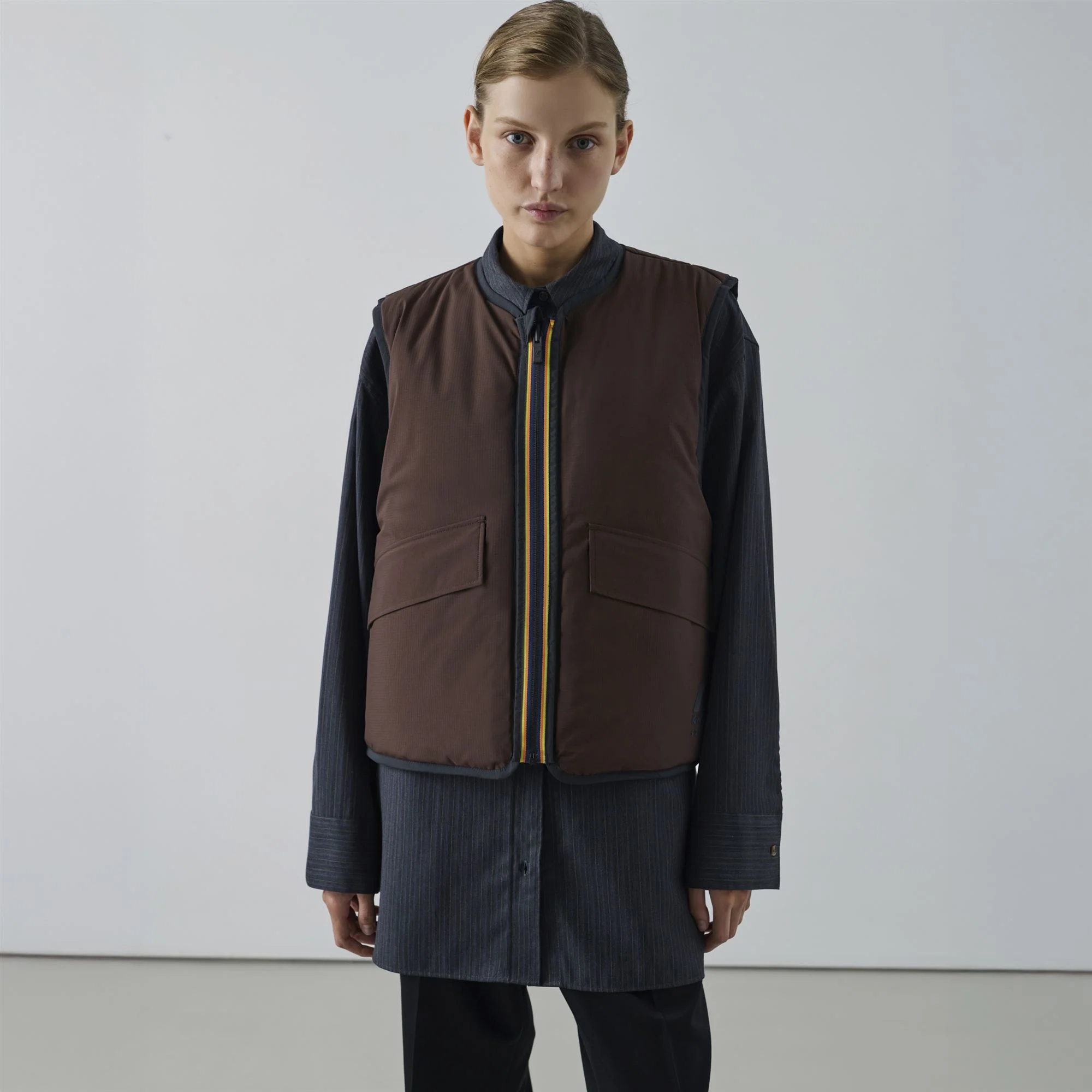 LE VRAI 2.1 AMIABLE  WES PADDED SOEUR - Jackets - Vest - Unisex - BLACK SAND-BROWN COFFEE - Image 3
