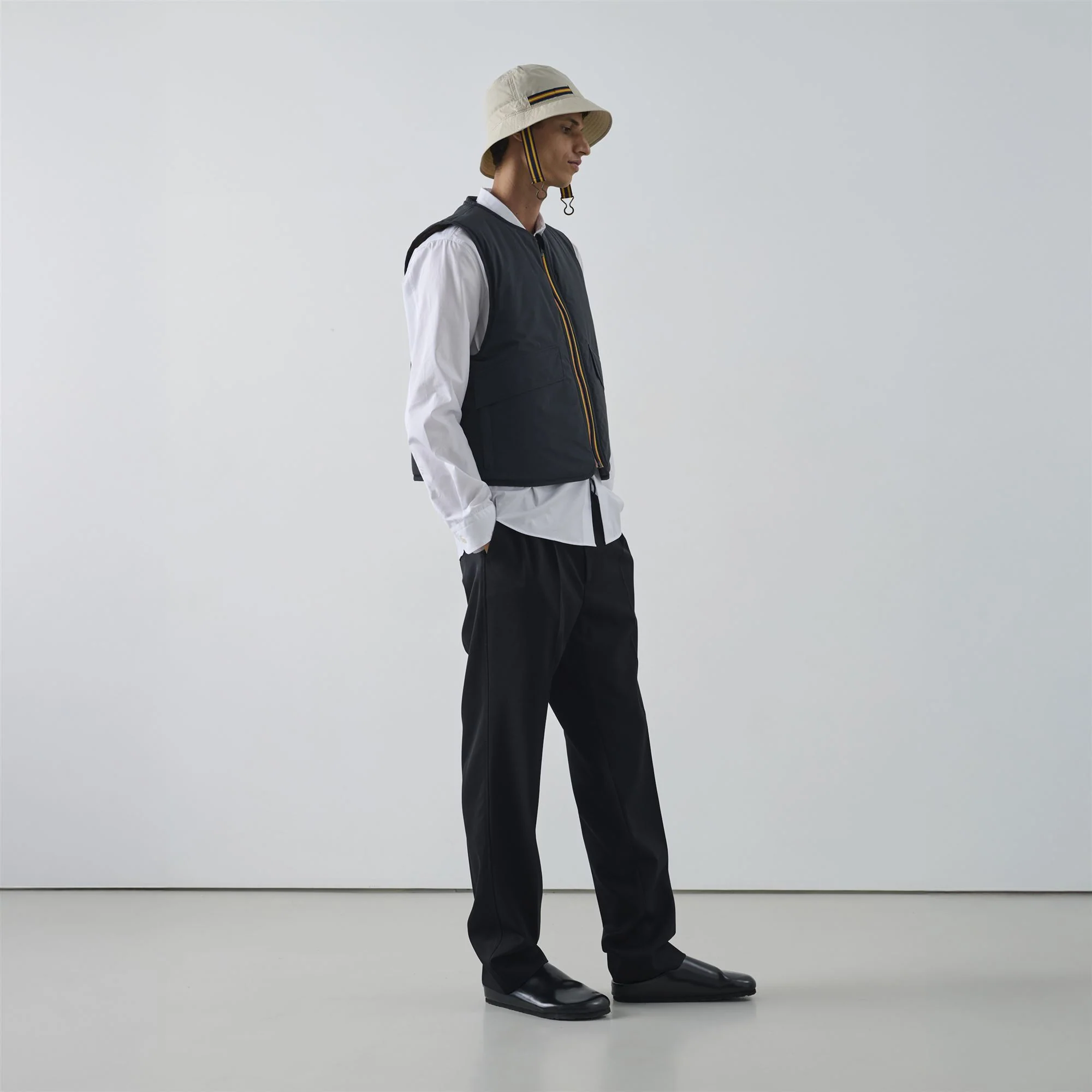 LE VRAI 2.1 AMIABLE  WES PADDED SOEUR - Jackets - Vest - Unisex - BLACK SAND-BROWN COFFEE - Image 6