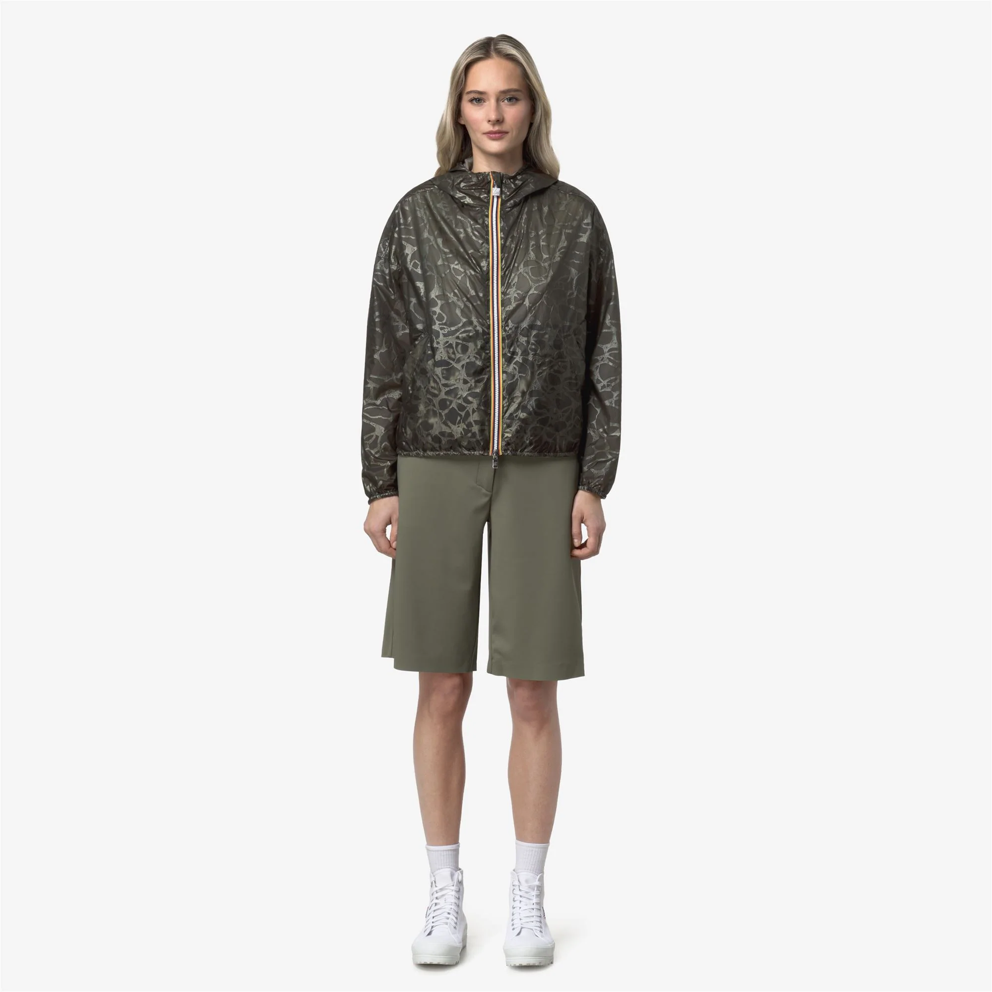 LAURETTE SUPER LIGHT LAMI REVERSIBLE - Jackets - Short - Woman - GREEN LICHEN-BEIGE LT - Image 4