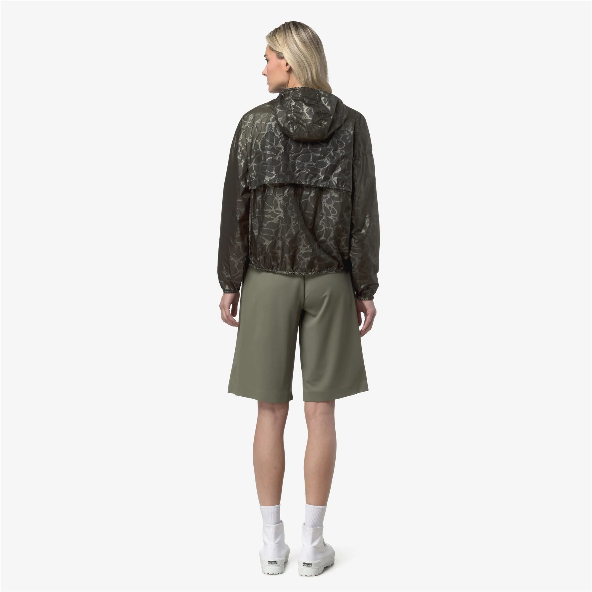 LAURETTE SUPER LIGHT LAMI REVERSIBLE - Jackets - Short - Woman - GREEN LICHEN-BEIGE LT - Image 6