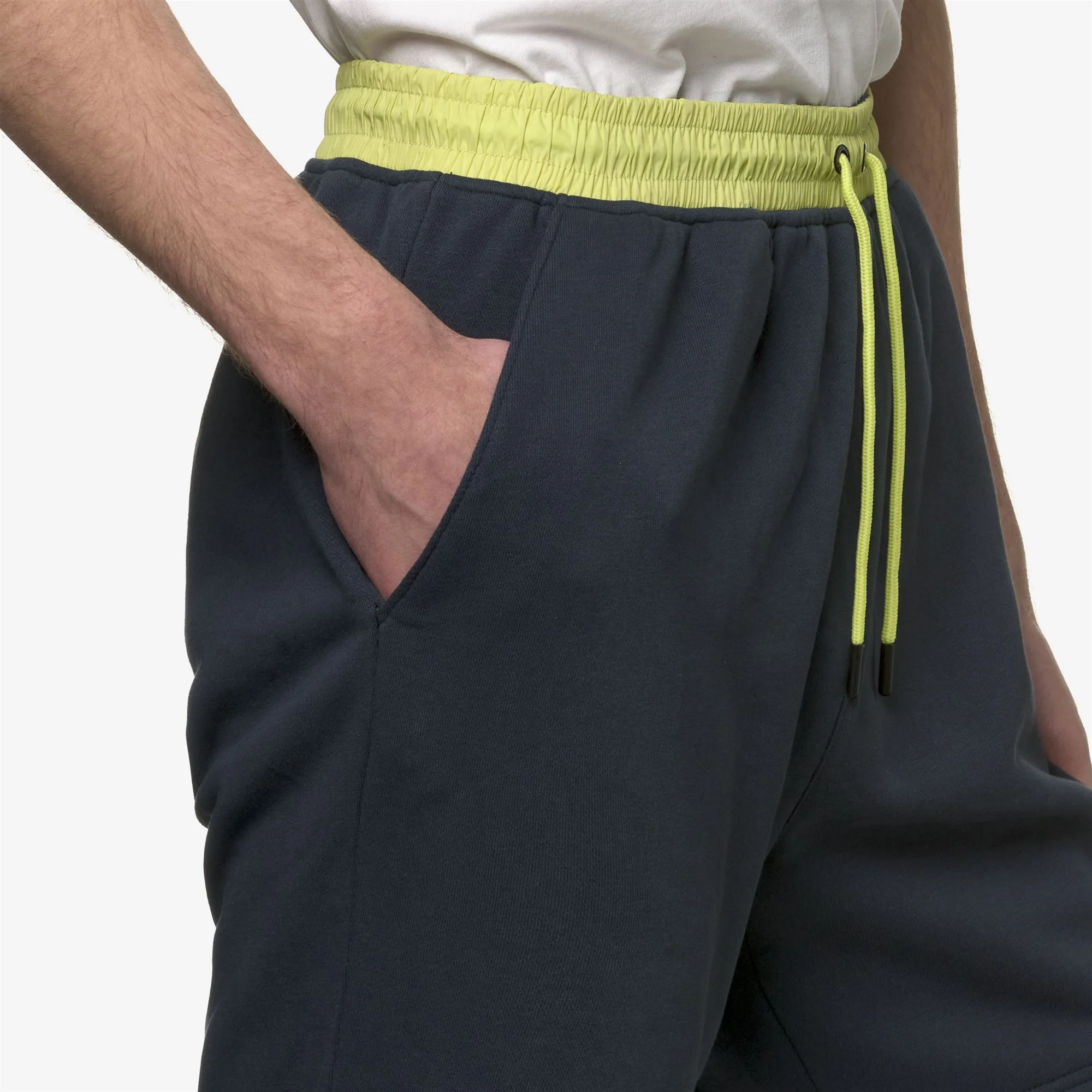 LE VRAI NESTOR NYLON PC - Shorts - Sport  Shorts - Unisex - BLUE DEPTH-GREEN CELERY - Image 2