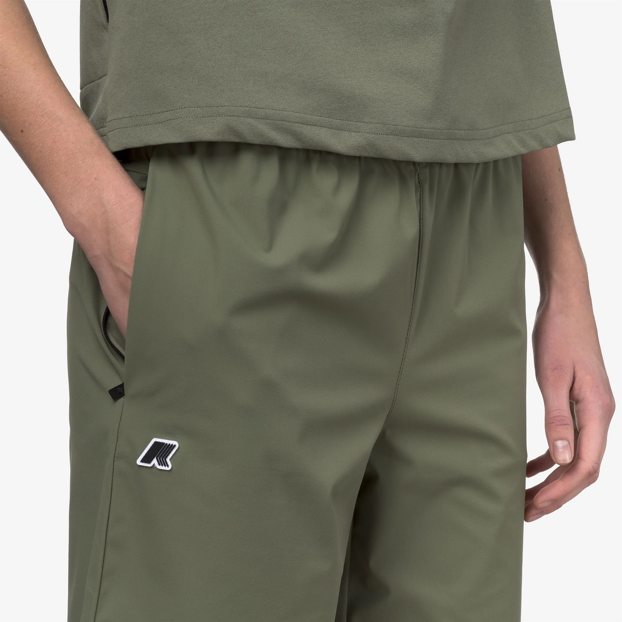 NESILIER TRAVEL - Shorts - Sport  Shorts - Unisex - GREEN LICHEN - Image 3